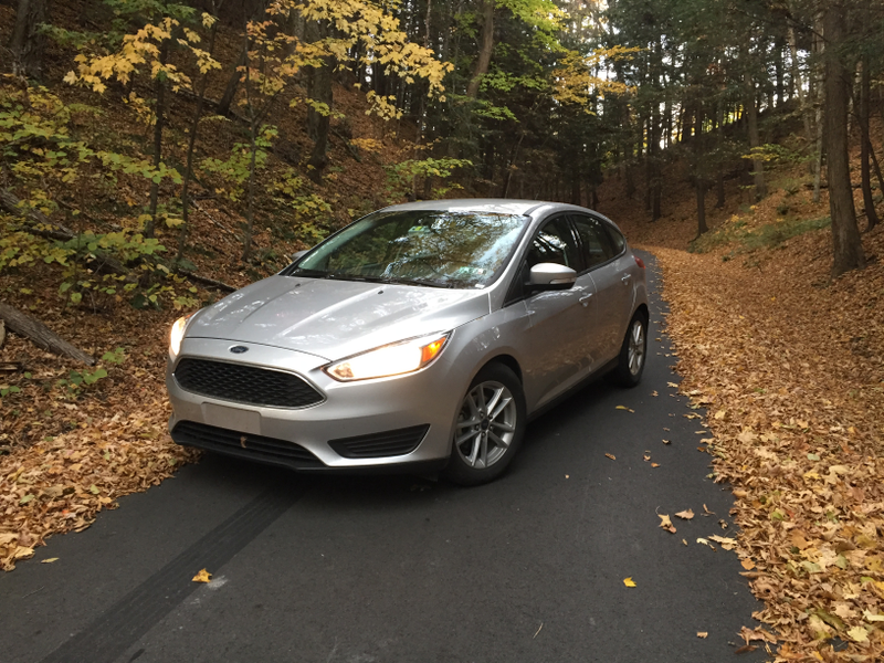2016 Ford Focus SE from the front